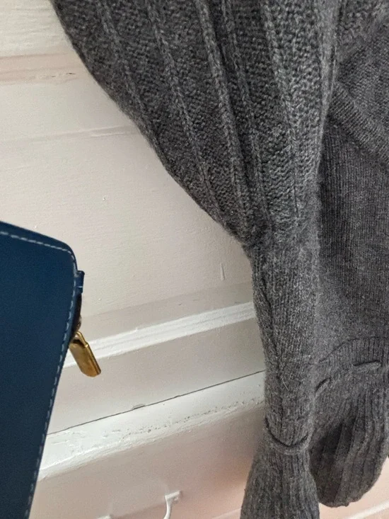 Juicy Couture Gray Cashmere Wool Peplum Short Sleeve Scoop Neck with Pink Label - Picture 4 of 7